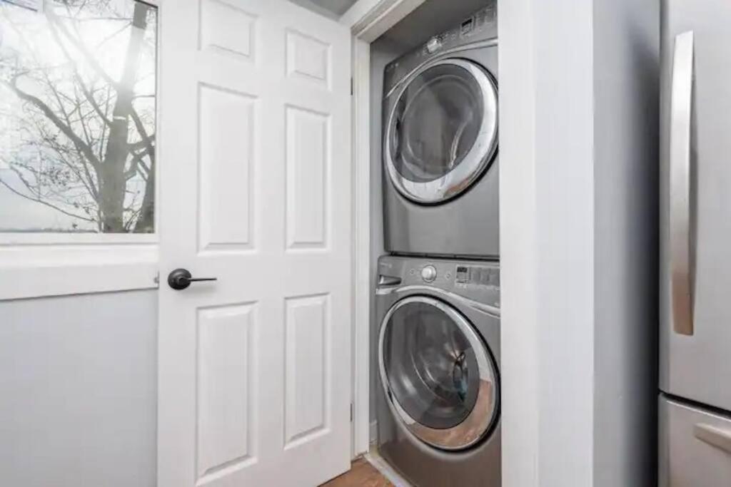 Accessible/Petfriendly-2Bedsuite Calgary Zewnętrze zdjęcie