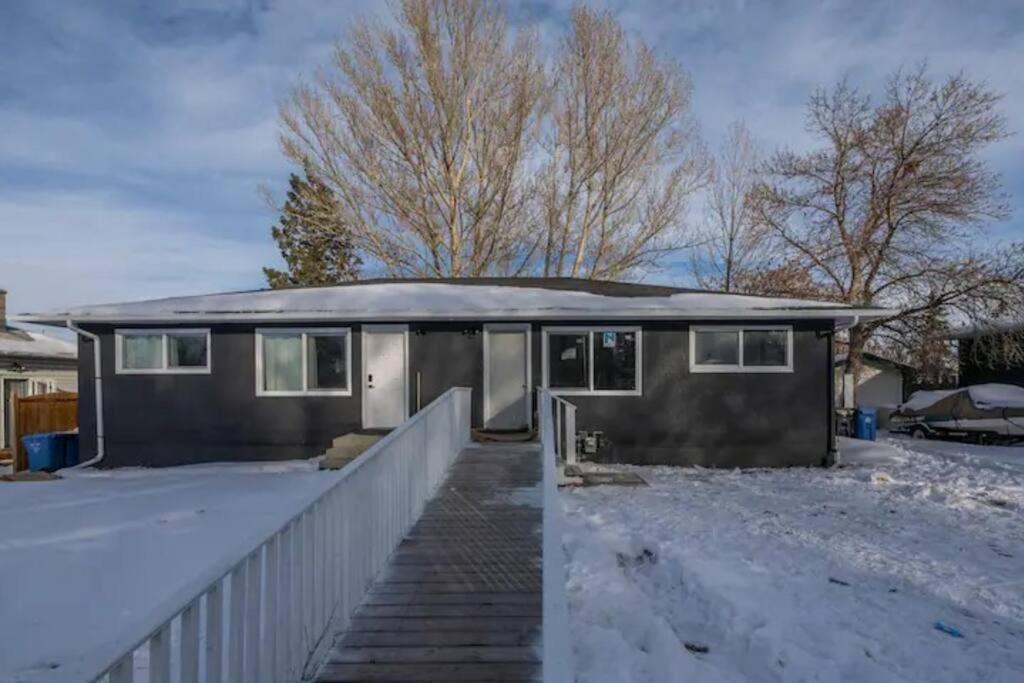 Accessible/Petfriendly-2Bedsuite Calgary Zewnętrze zdjęcie